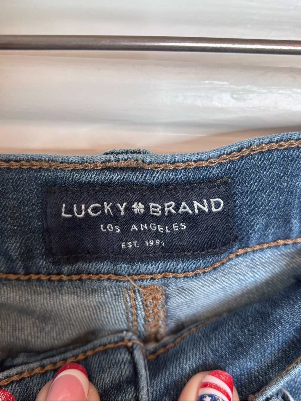 Lucky Brand Women's Skinny Ankle Jeans in Medium Blue Wash sz6 - Picture 2 of 9